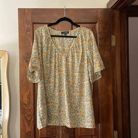 Short sleeved blouse - Picture 2 of 2